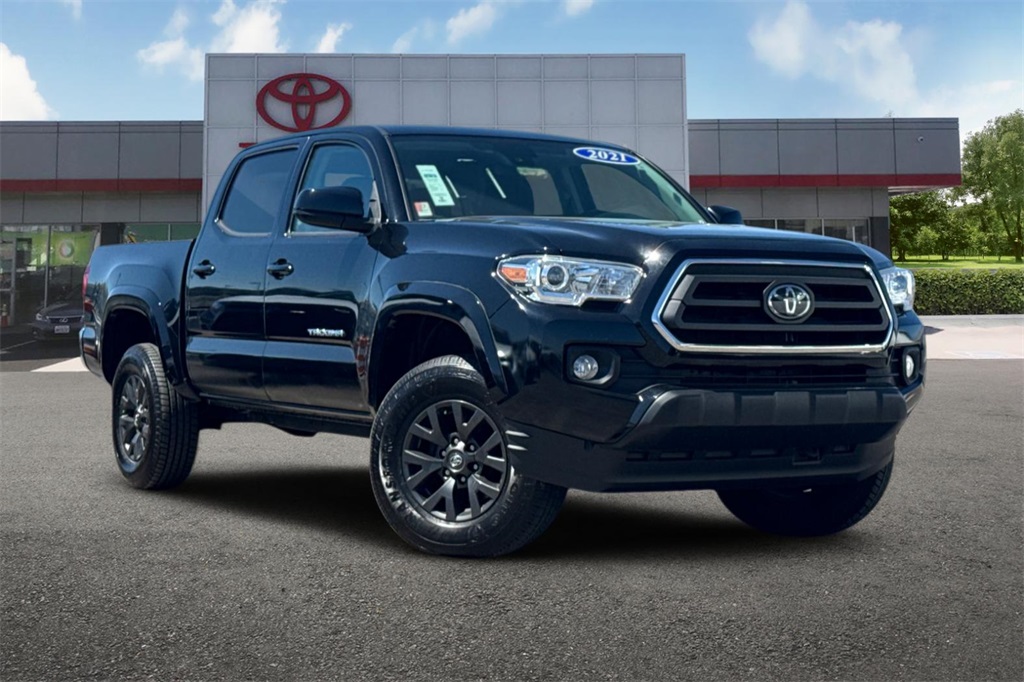 2021 Toyota Tacoma SR5 photo 2