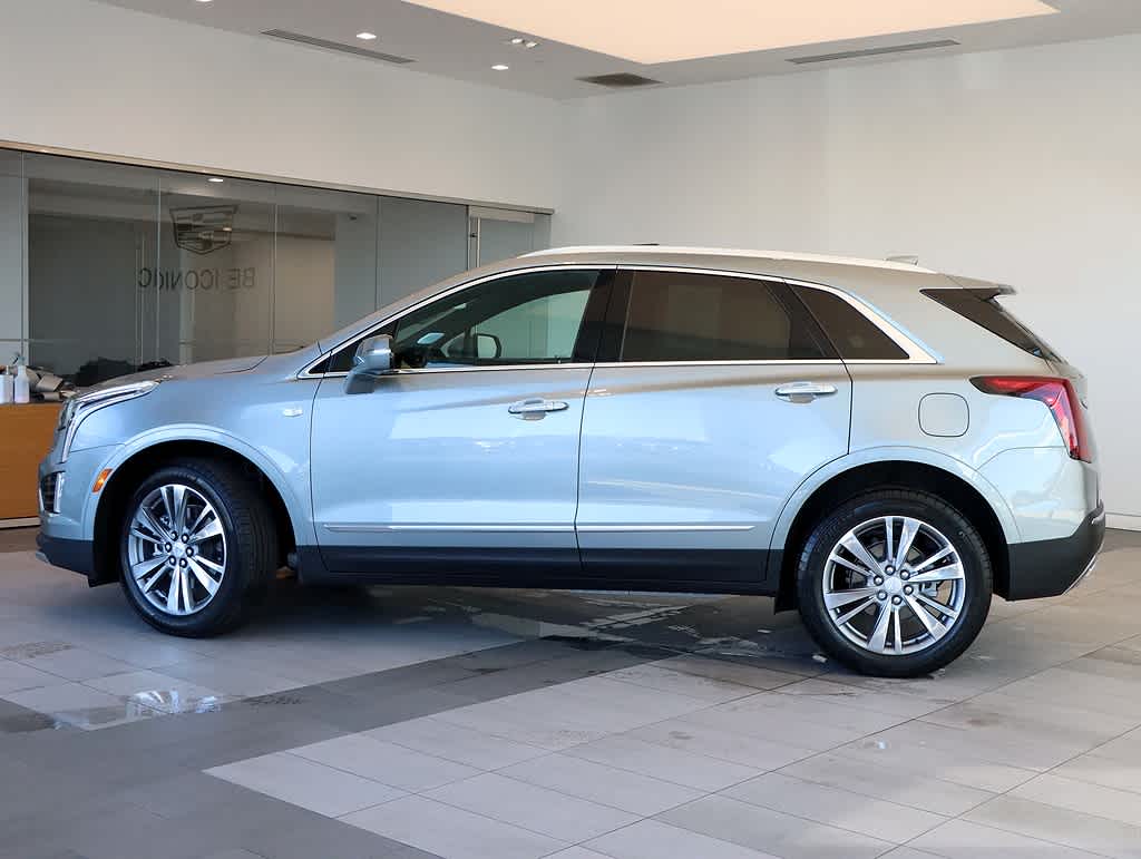 2025 Cadillac XT5 Premium Luxury photo 2
