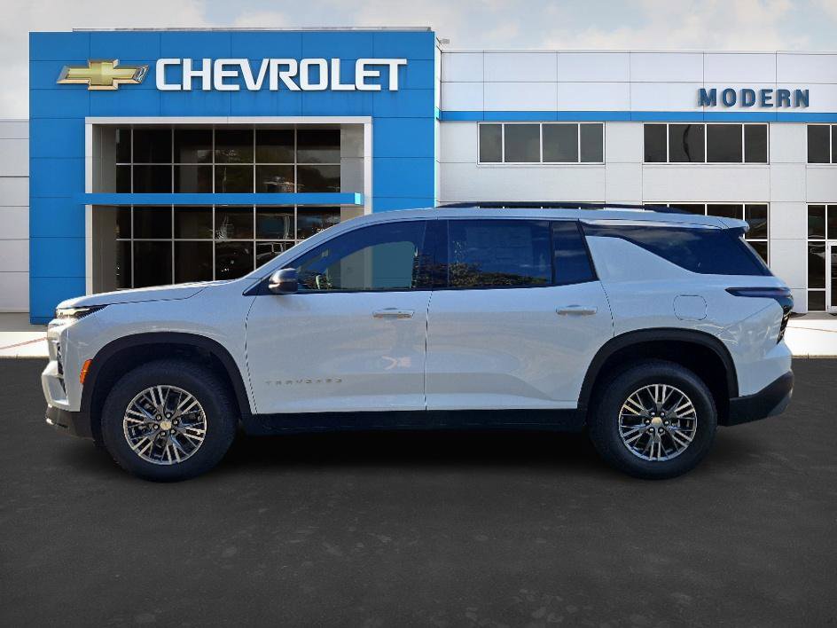 2026 Chevrolet Traverse photo 2