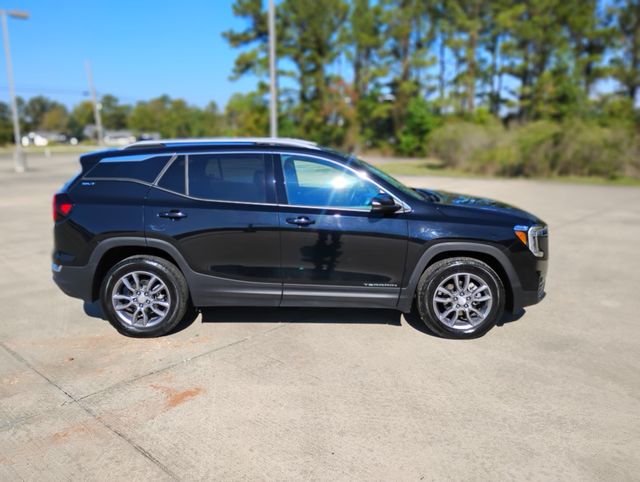 2024 Gmc Terrain SLT photo 3