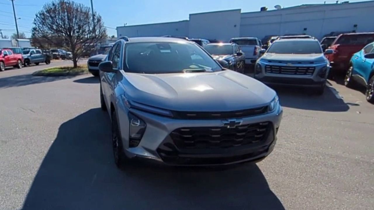 Used 2025 Sterling Gray Metallic Chevrolet ACTIV image 3
