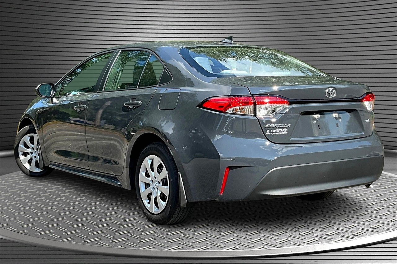 2024 Toyota Corolla LE photo 4