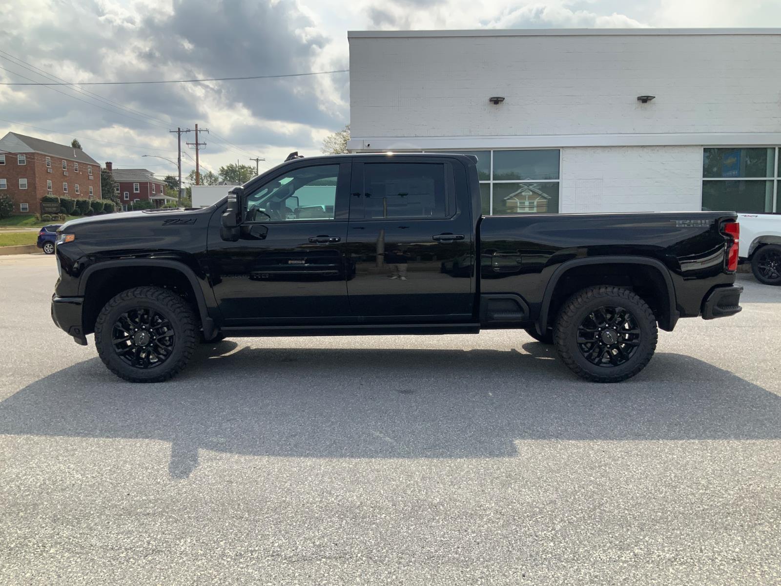 2025 Chevrolet Silverado 2500HD LTZ photo 4