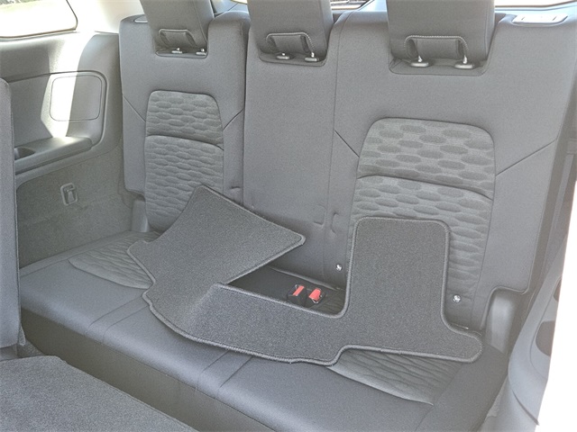2025 Nissan Pathfinder SV photo 9