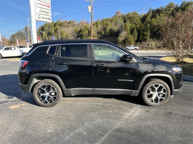 2024 Jeep Compass Limited photo 2