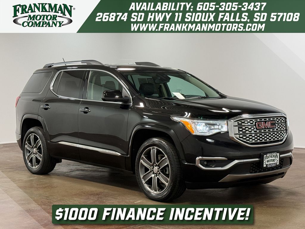 2017 GMC Acadia Denali's photo