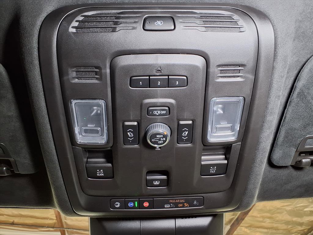 2024 Cadillac Escalade ESV Sport Platinum photo 2