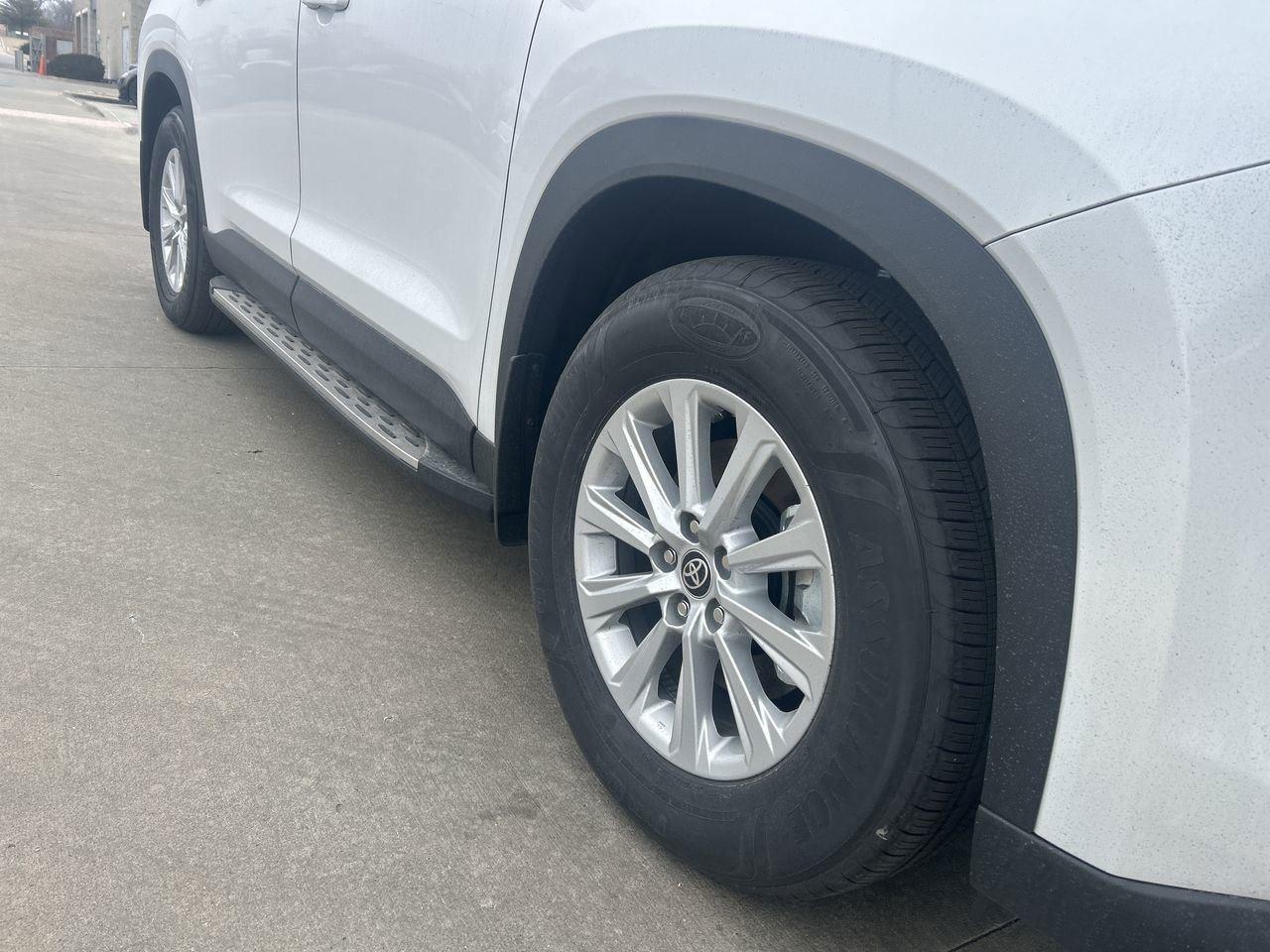 Used 2026 Toyota Grand Highlander XLE with VIN 5TDACAB53TS073360 for sale in Kansas City