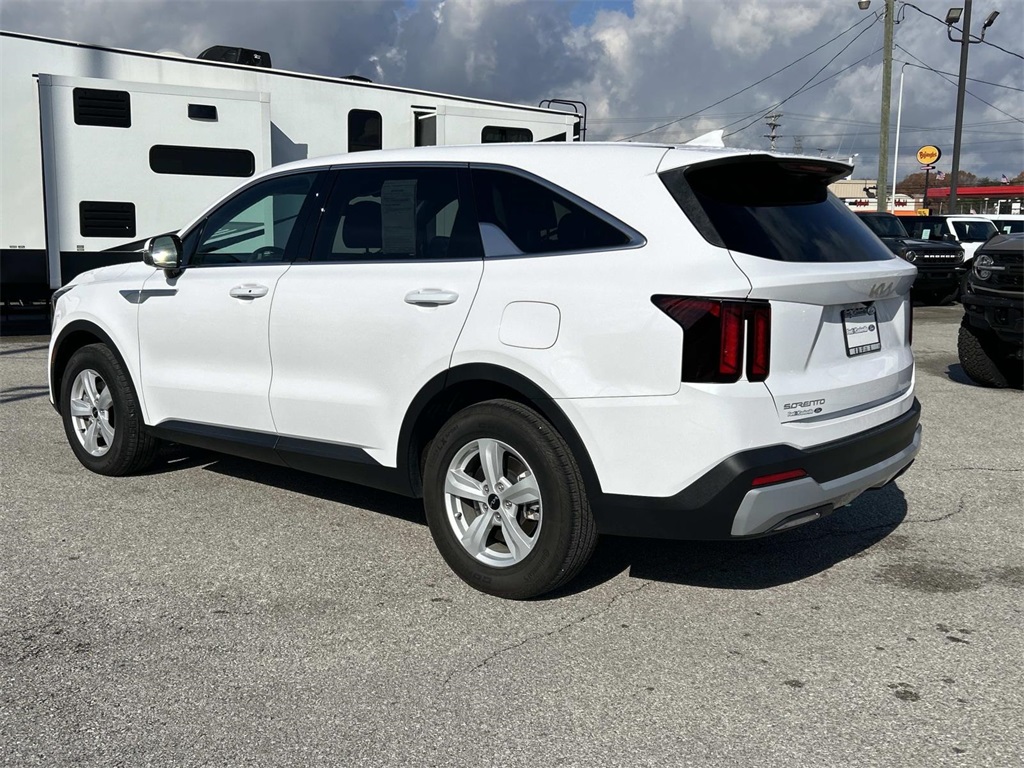 2025 Kia Sorento LX photo 4
