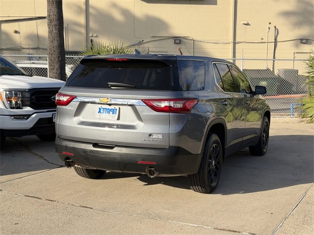 2021 Chevrolet Traverse LS photo 3