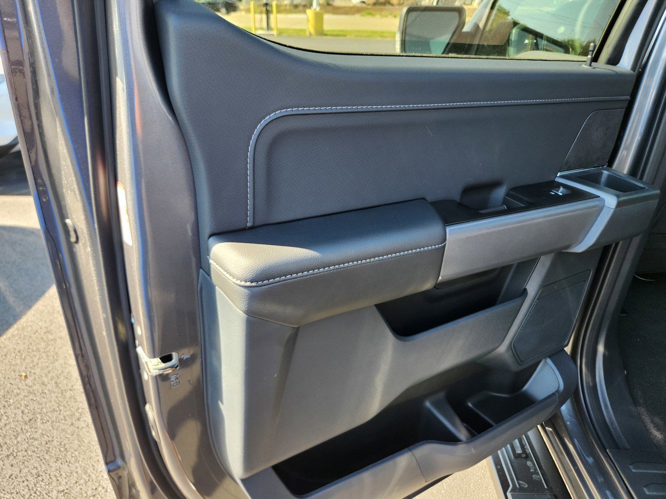 2025 Ford F-150 XLT photo 23
