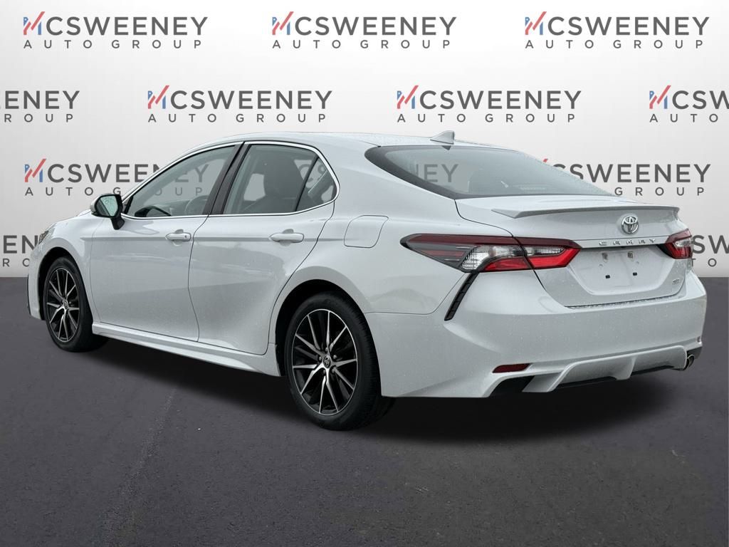 2023 Toyota Camry SE photo 3
