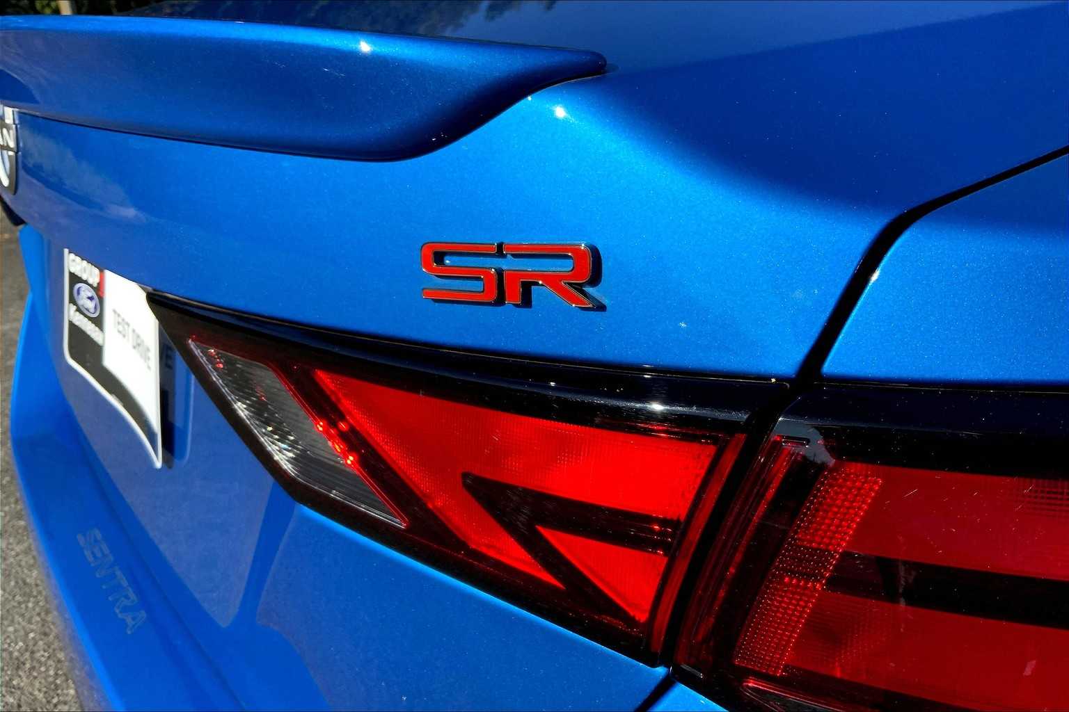 2024 Nissan Sentra SR photo 9