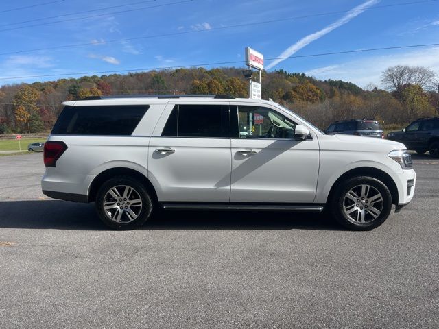 2023 Ford Expedition MAX Limited photo 3