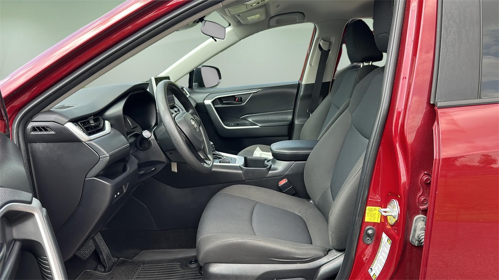 2023 Toyota RAV4 LE photo 19