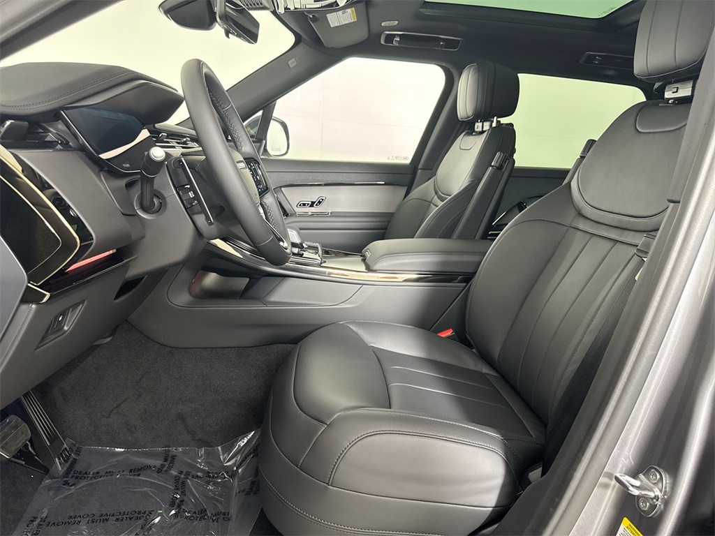 2025 Land Rover Range Rover Sport SE photo 11