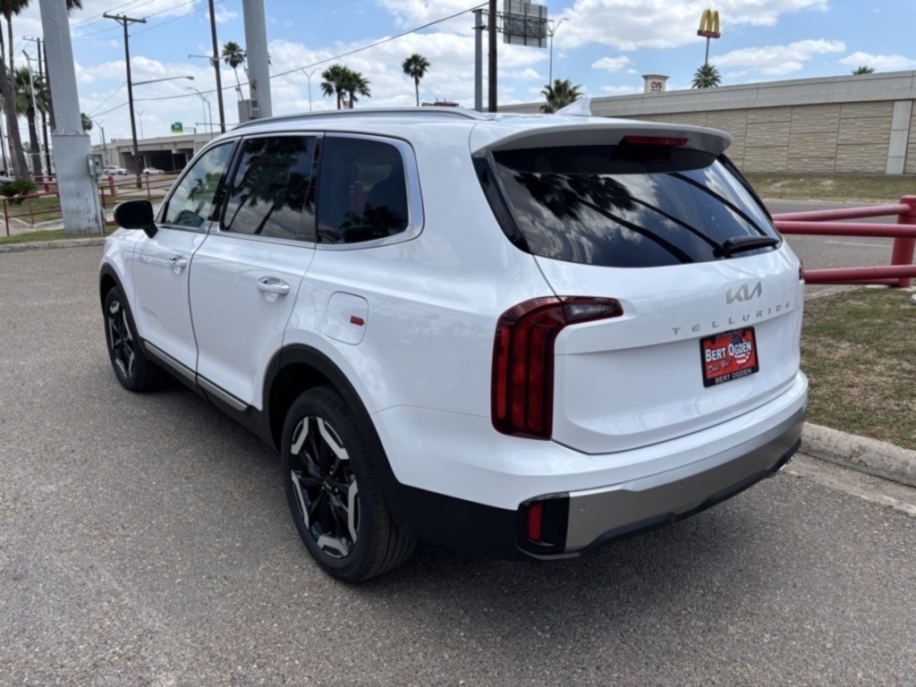 2025 Kia Telluride S photo 3