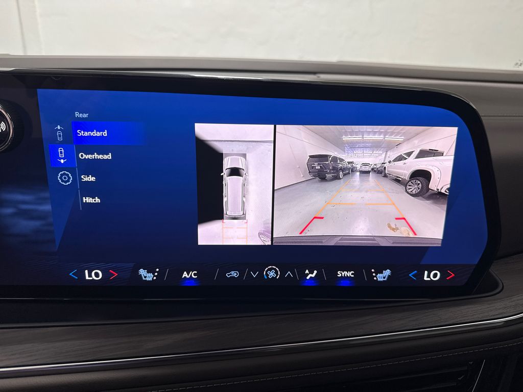 2025 Chevrolet Suburban LT photo 22