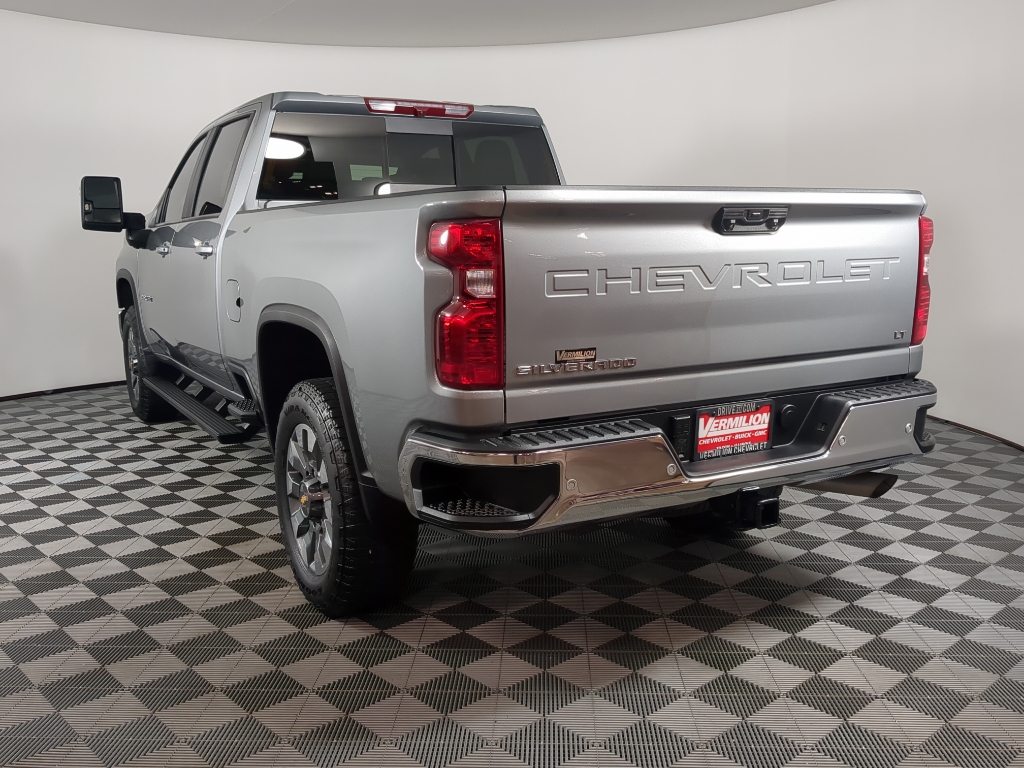 2025 Chevrolet Silverado 2500HD LT photo 3