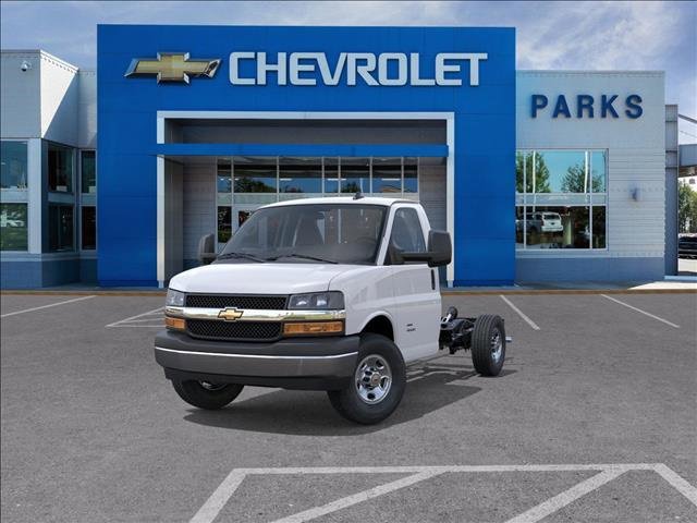 2025 Chevrolet Express Cutaway 3500 photo 6