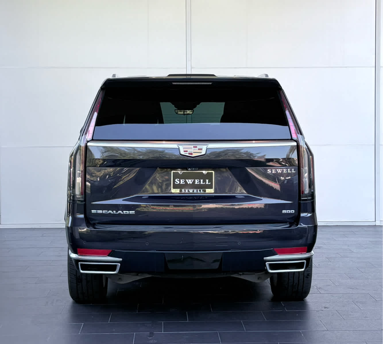 2022 Cadillac Escalade Premium Luxury photo 4