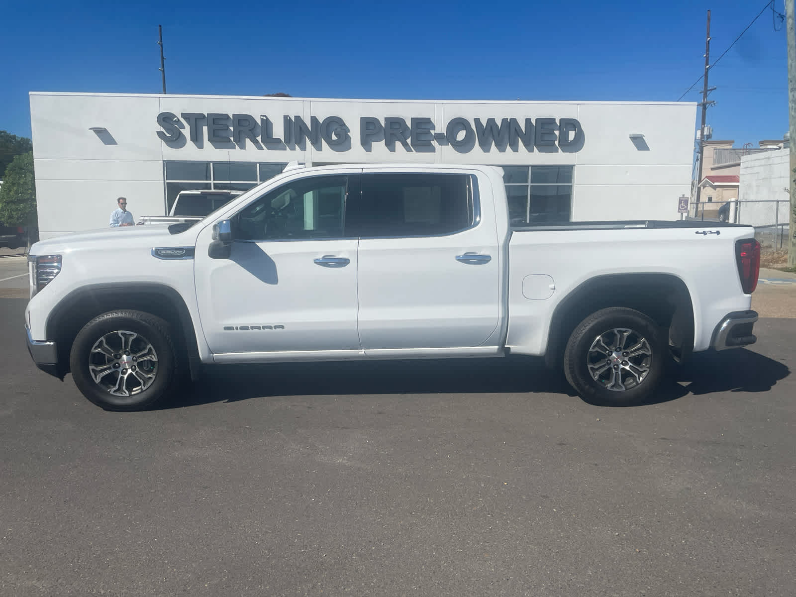 2024 GMC Sierra 1500 SLT's photo