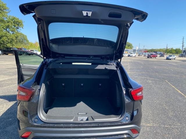 2025 Chevrolet Trax photo 17