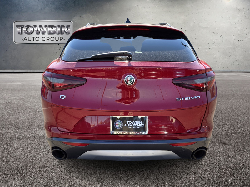 2022 Alfa Romeo Stelvio Ti photo 5