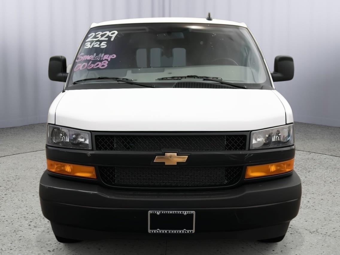 2025 Chevrolet Express Cargo 2500 photo 2