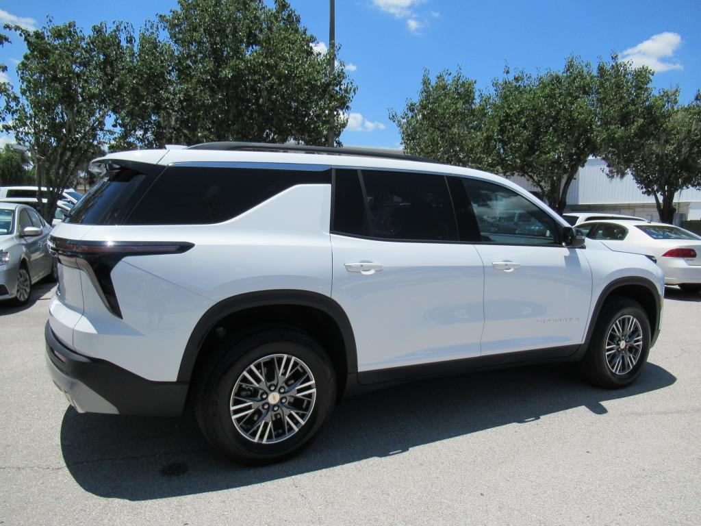 2025 Chevrolet Traverse photo 5