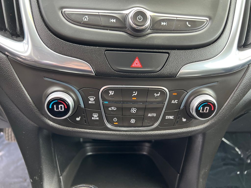 2018 Chevrolet Equinox LT photo 19