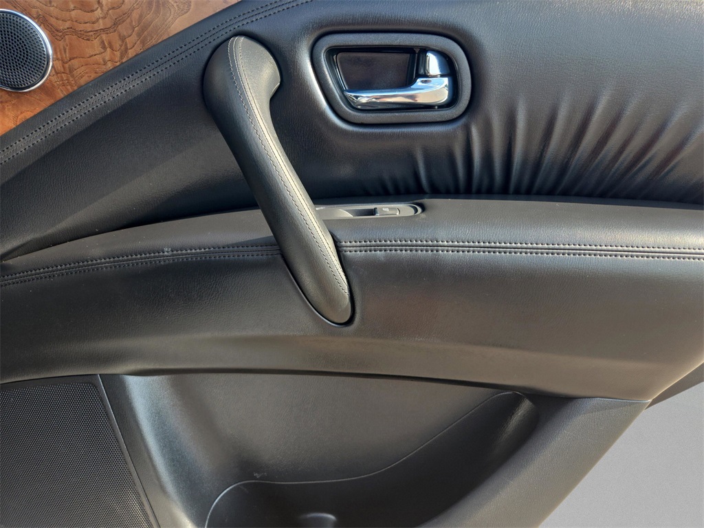 2024 Nissan Armada SL photo 17