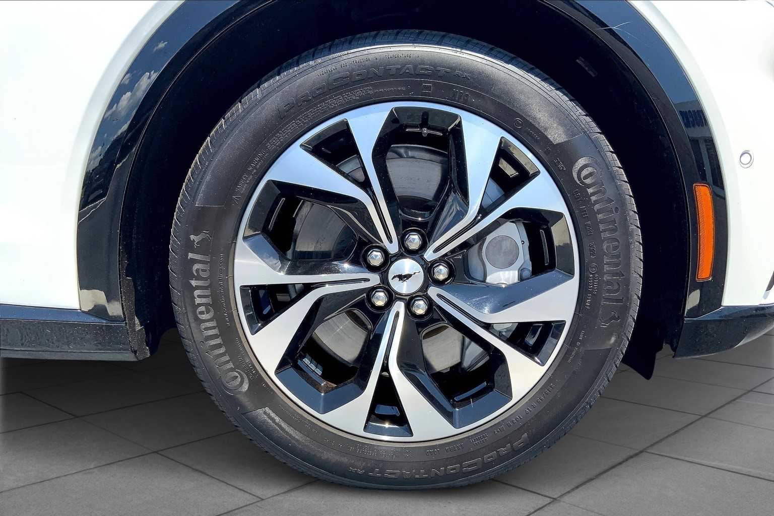 2023 Ford Mustang Mach-E Premium photo 8