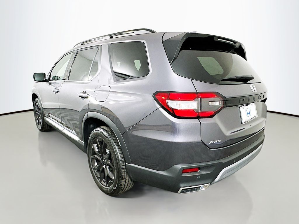 2025 Honda Pilot Touring photo 4