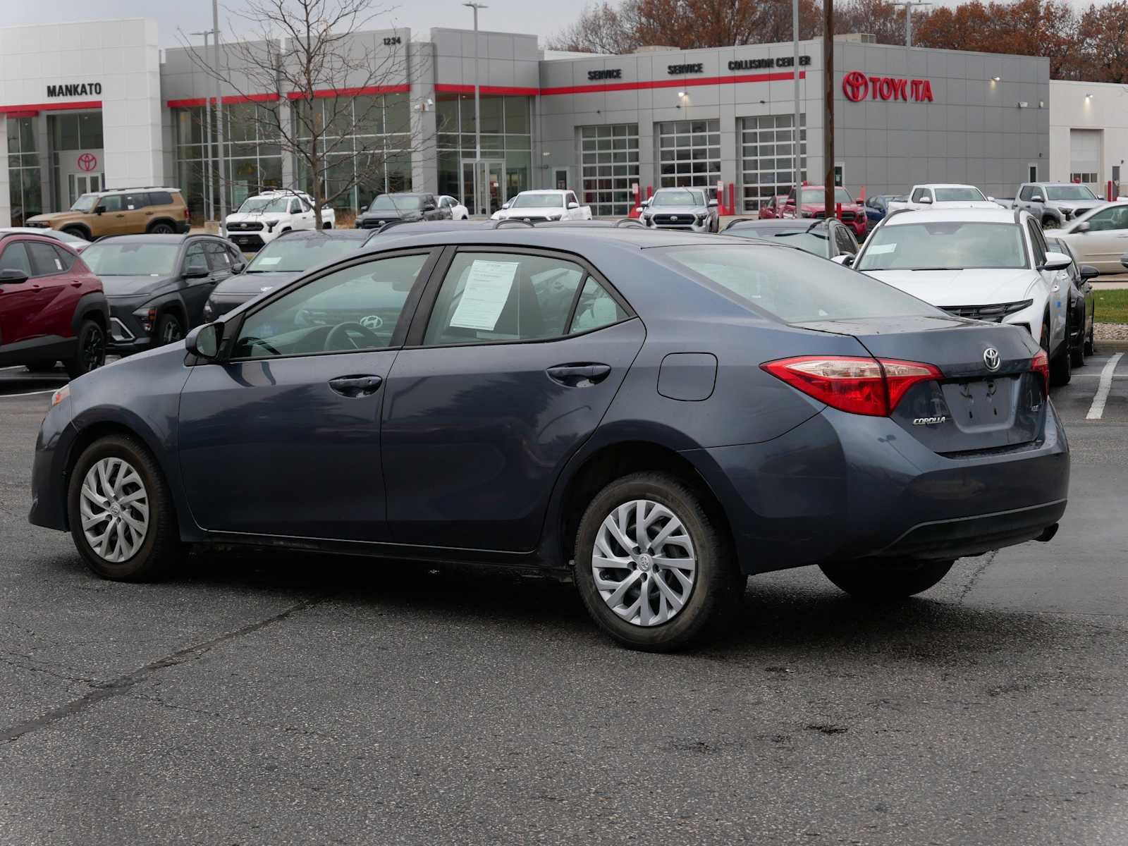 2018 Toyota Corolla XLE XSE photo 3