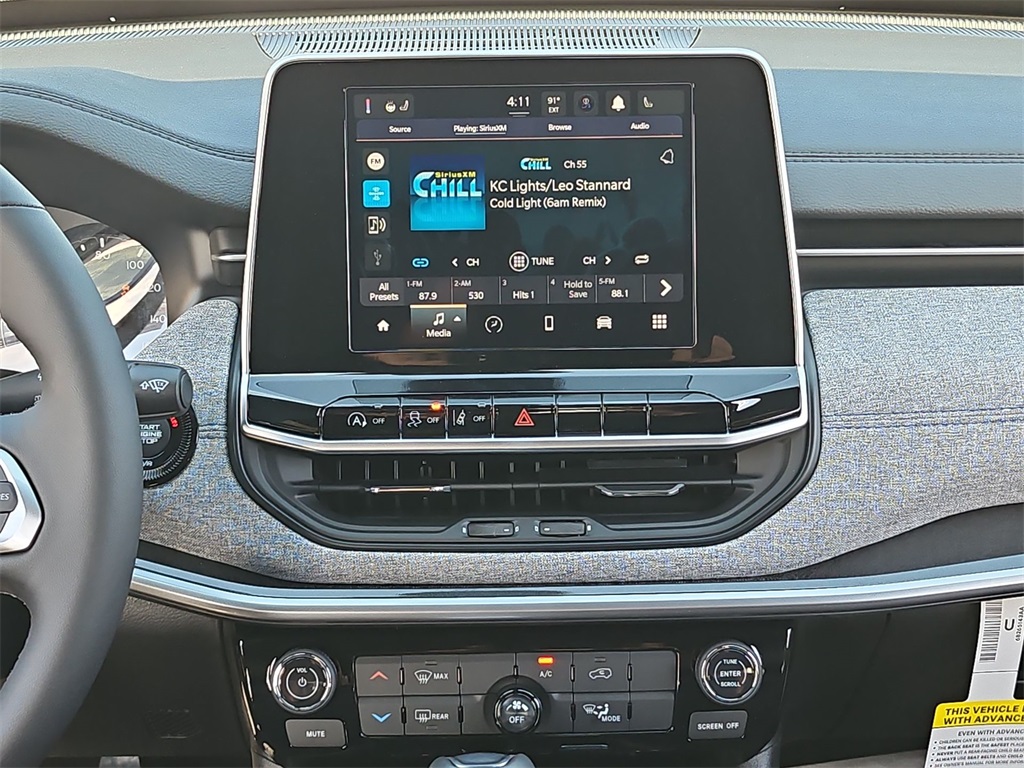 2025 Jeep Compass Latitude photo 42