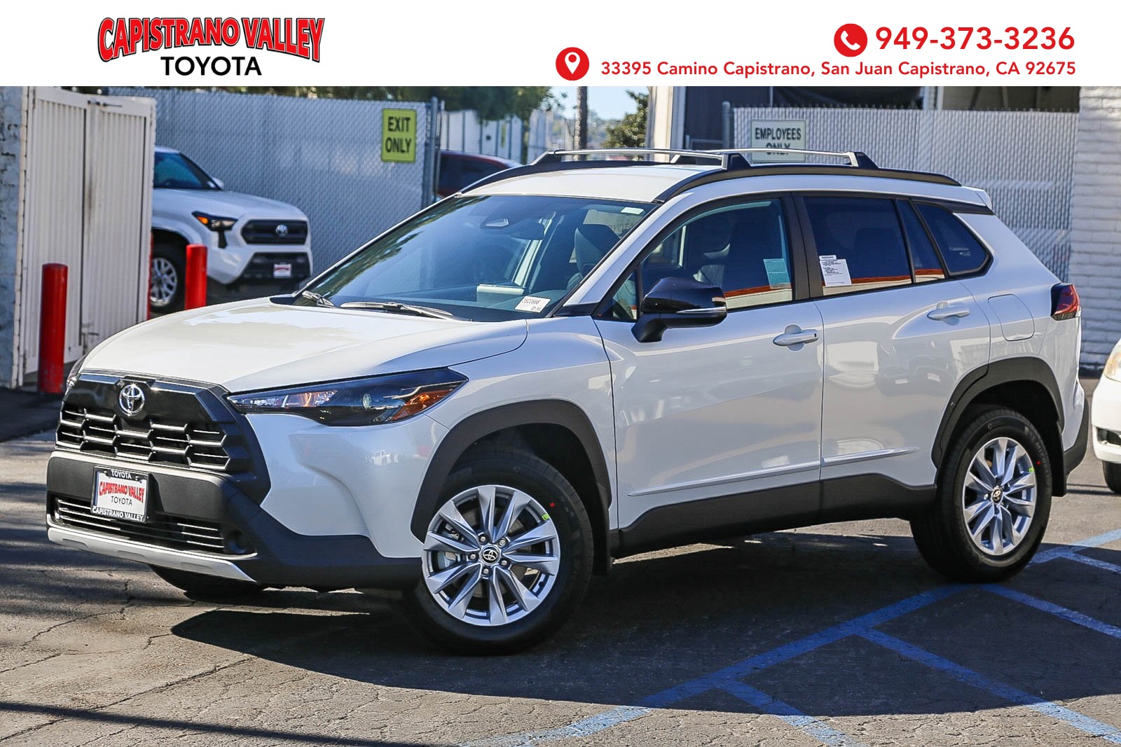 2026 Toyota Corolla Cross LE's photo