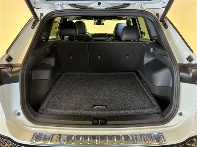 2025 Volkswagen Tiguan SE R-Line Black photo 4