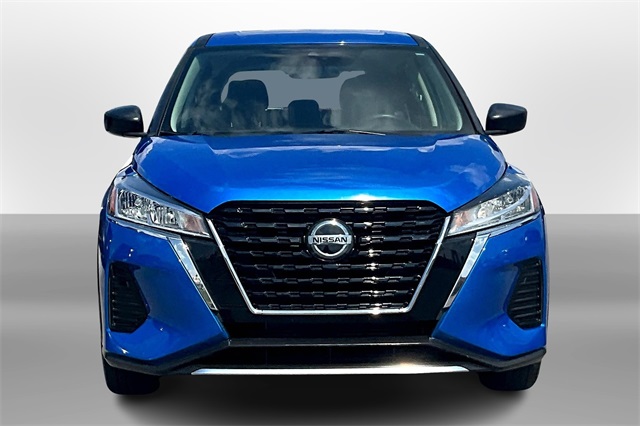 2022 Nissan Kicks S photo 2