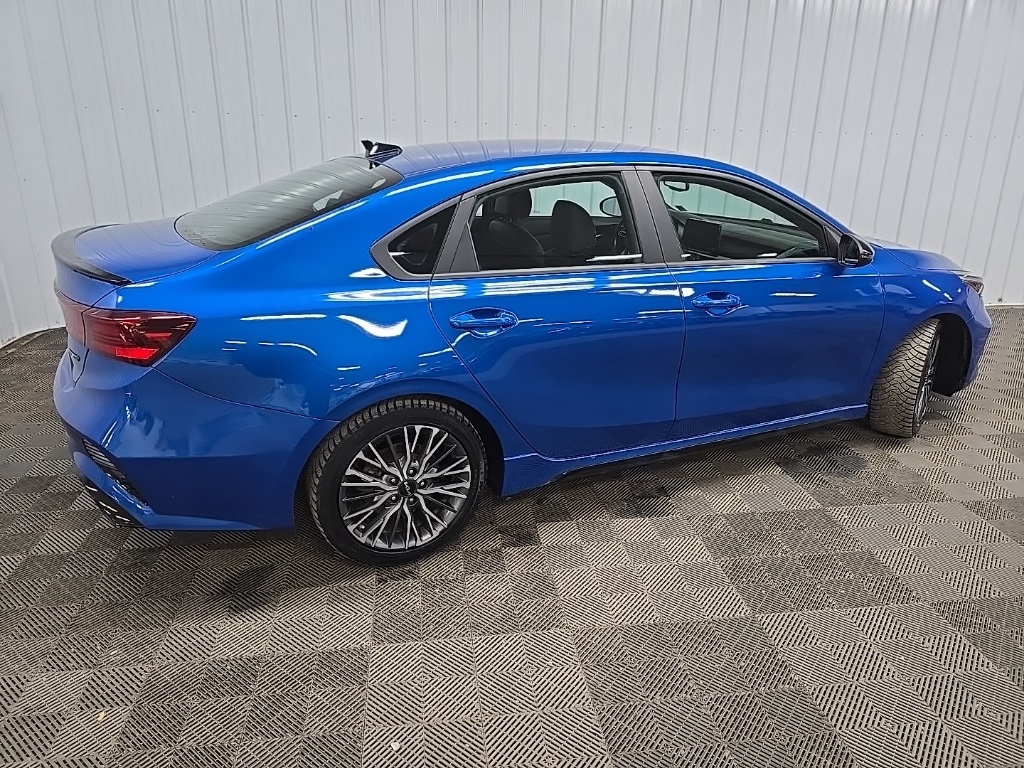 2022 Kia Forte GT-Line photo 3