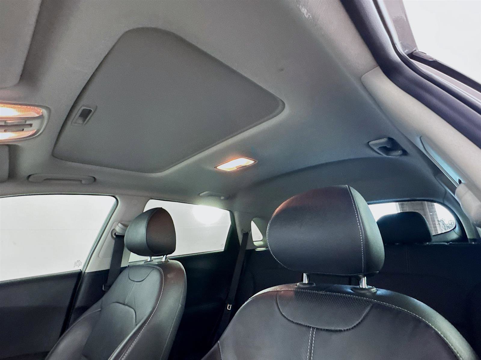 2017 Kia Niro Touring photo 12