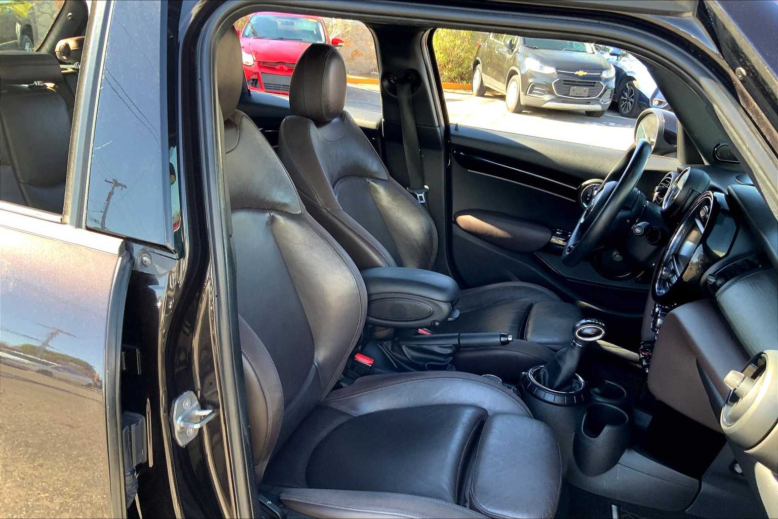 2016 Mini Cooper Hardtop 4 Door S photo 8