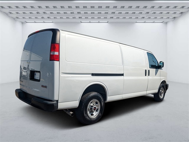 2023 Gmc Savana 2500 photo 3