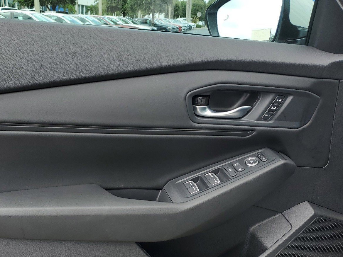 2025 Honda Accord Hybrid EX-L photo 11