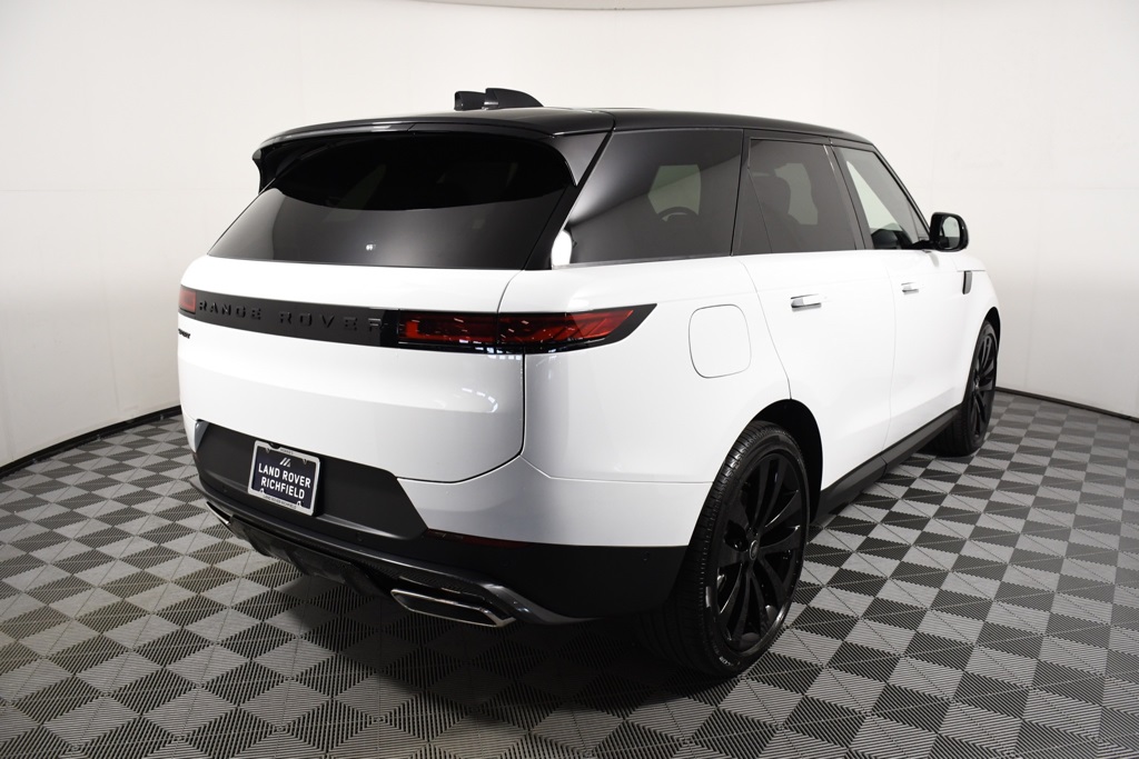 2025 Land Rover Range Rover Sport SE photo 4
