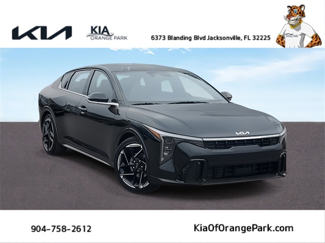2025 Kia K4 GT-Line photo 2