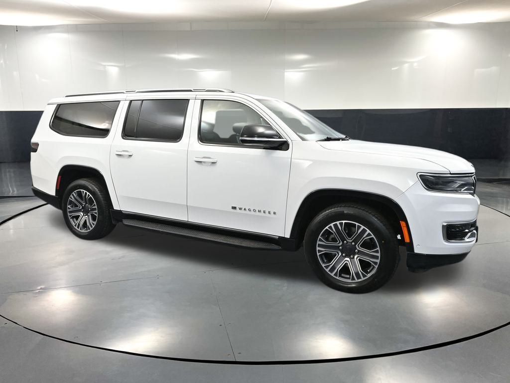 2023 Jeep Wagoneer L Series II photo 3