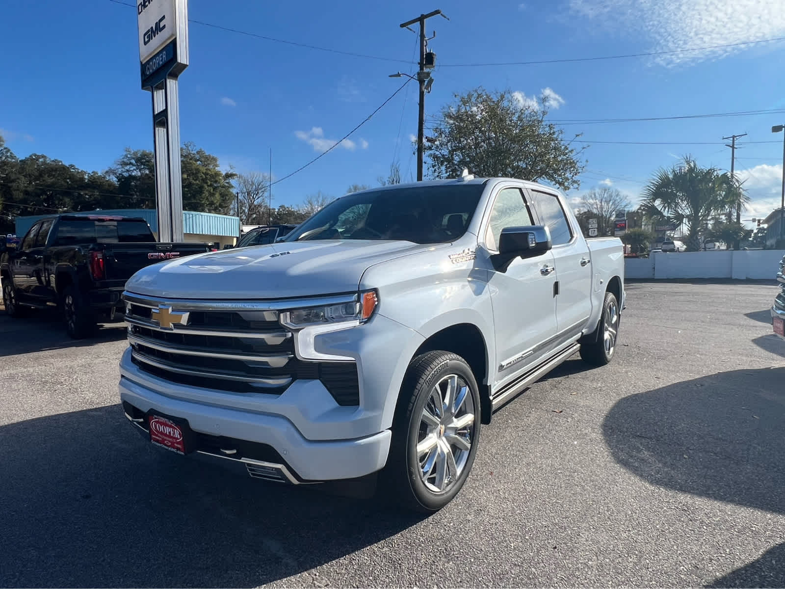 2026 Chevrolet Silverado High Country's photo