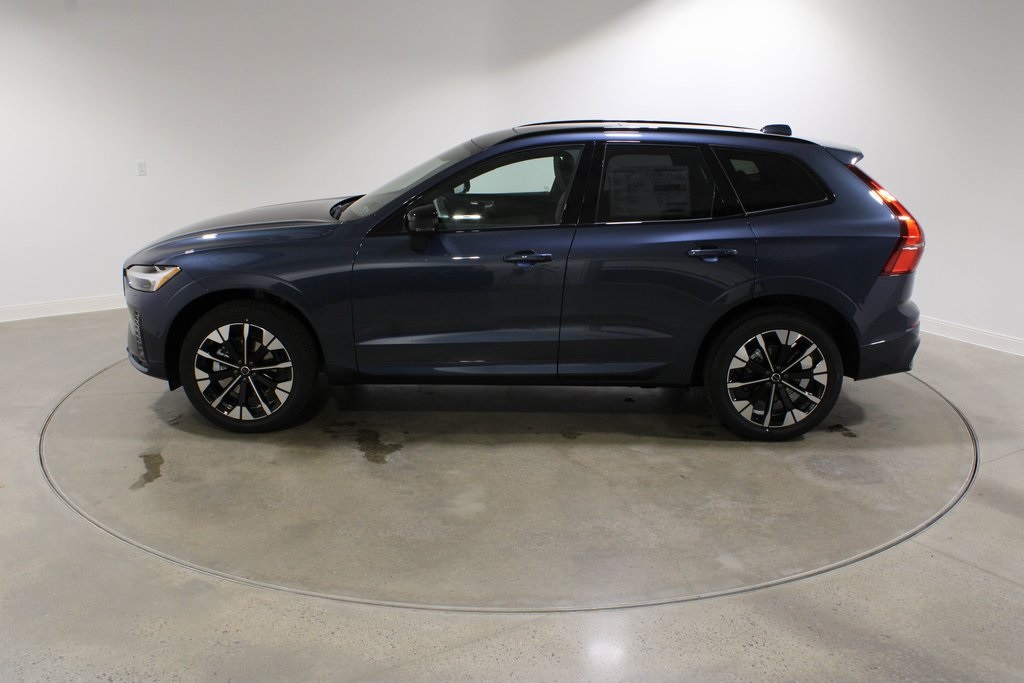 2026 Volvo XC60 B5 Plus photo 2