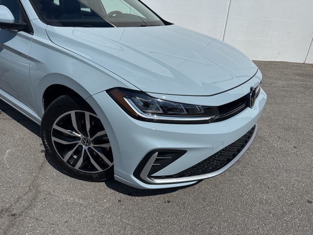 2025 Volkswagen Jetta 1.5T SE photo 2
